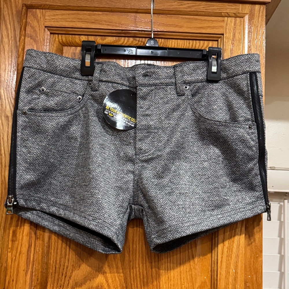 NWT Andrew Christian 3” short with side zippers size 32 (MEDIUM)
